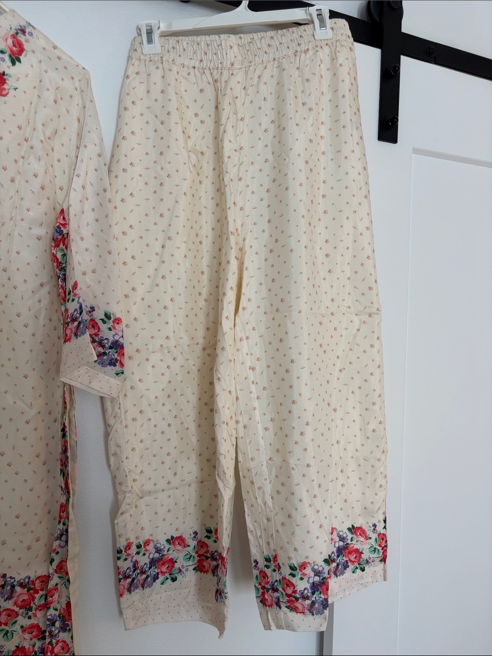 Vark Cream Floral Embroidered Kurta and Palazzo Set (Top and Pants ) - Picture 6 of 7